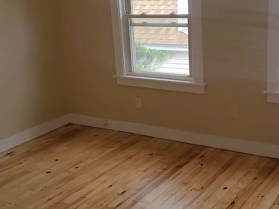 267 View St #3
