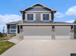 10706 Portage Dr, Papillion, NE 68046