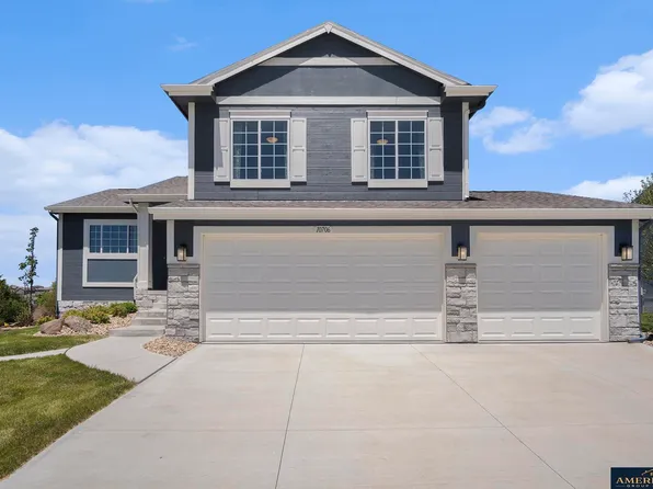 10706 Portage Dr, Papillion, NE 68046
