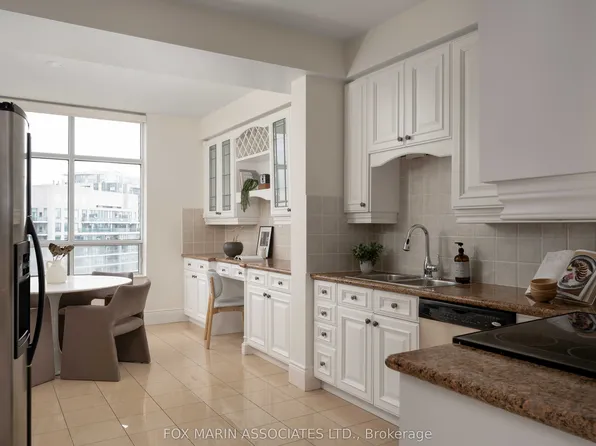 78 Harrison Garden Blvd #2206, Toronto, ON M2N 7E2