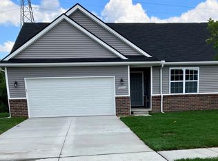 10169 Swan Lake Cir #34, Ypsilanti, MI 48197