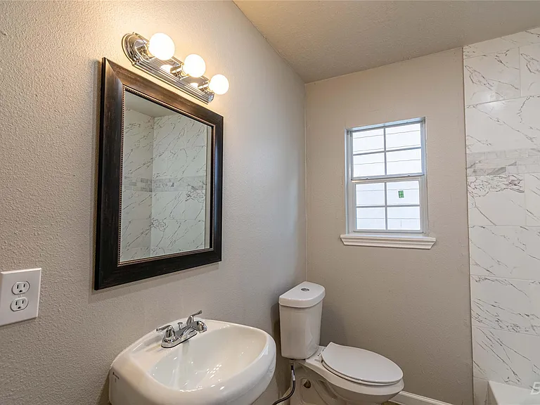 3818 Blodgett St — Photo 30