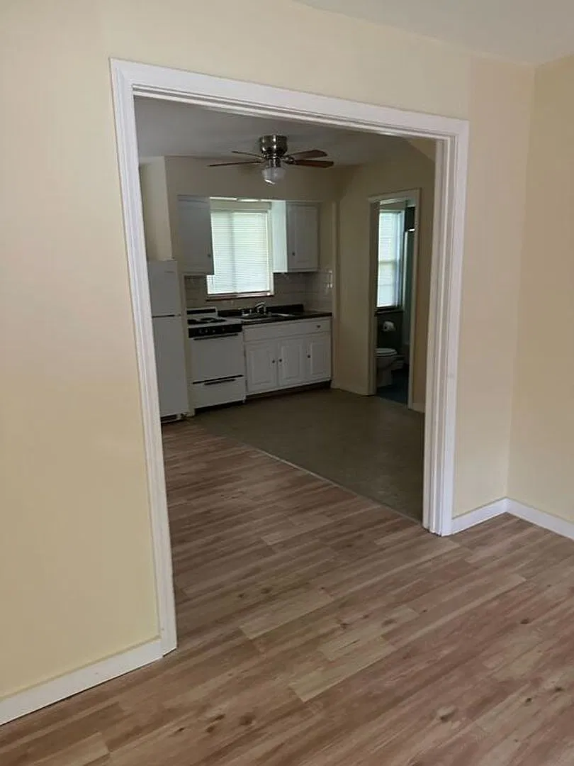 Large 1br in Townhome with Garage and Deck(Heat Included) — Photo 4