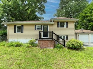 54 Hood St, Springfield, MA 01109