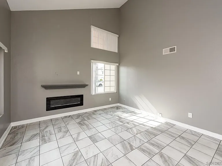 1045 Fuchsia Ln — Photo 6