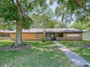 3202 Wagon Trail Rd, Pearland, TX 77584