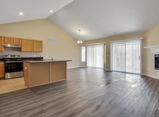 5593 N Stoney Pl UNIT 8, Utica, MI 48316