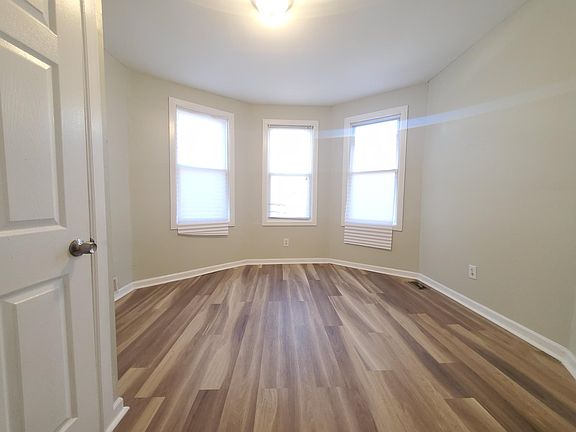 4th image of 472 S 14th St #1A