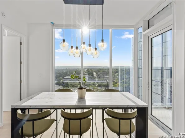 313 17th #1204, Austin, TX 78701