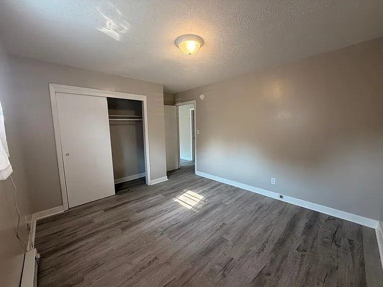 812 Douglas Dr — Photo 8