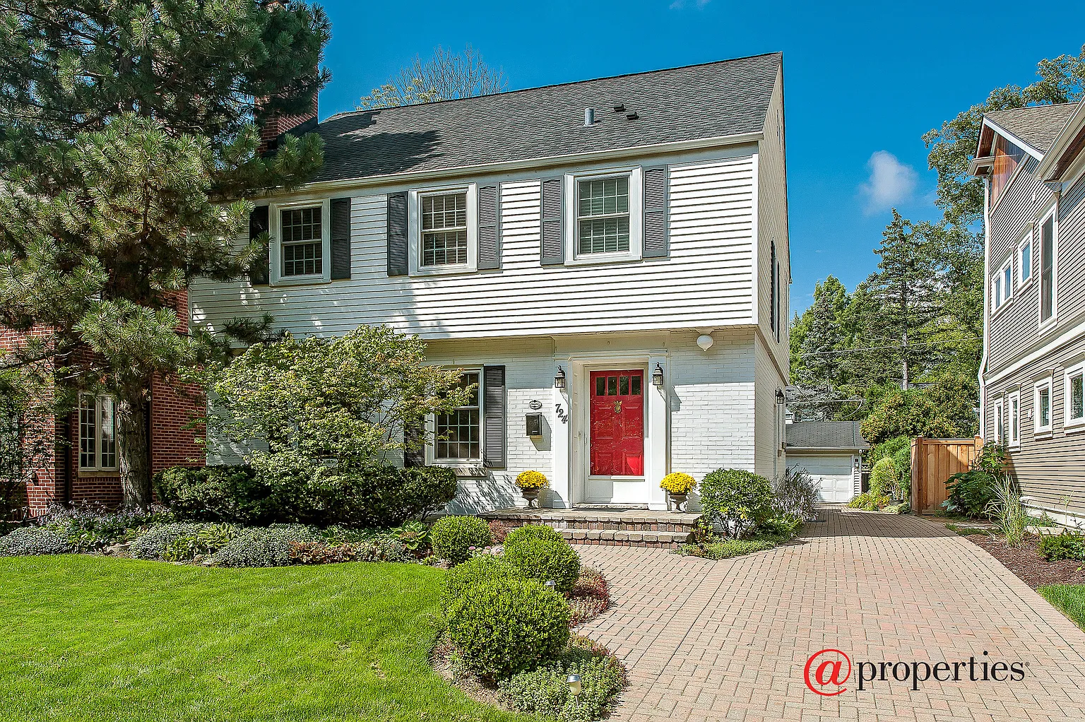 724 Forest Rd photo 1
