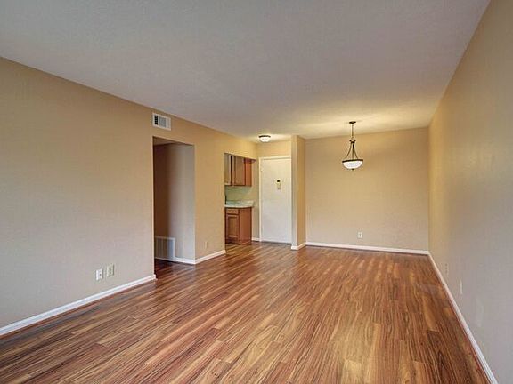 3rd image of 2101 Speed Ave #4