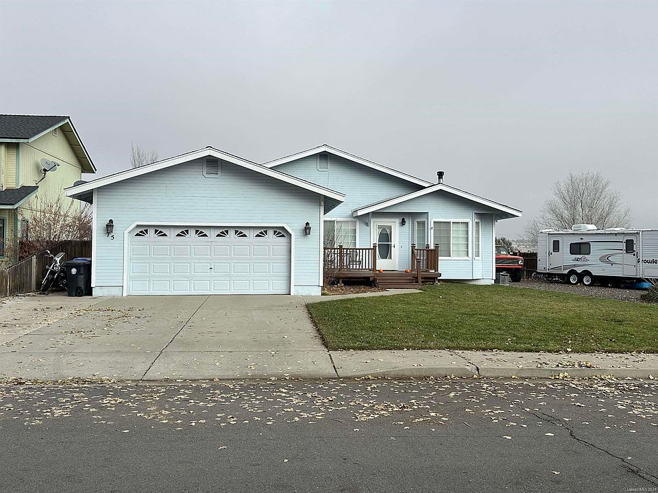 1st image of 75 Derek Dr