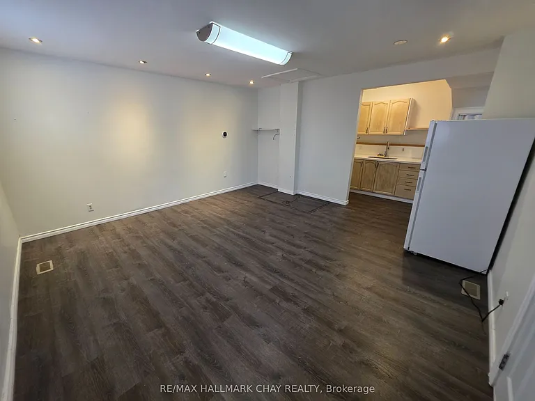 28 Matchedash St N #3 — Photo 3