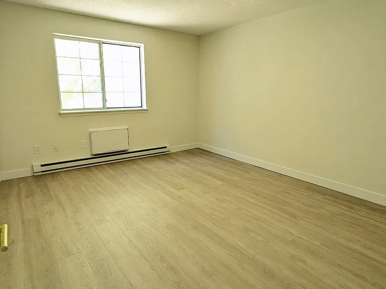 446 Perkins Ave #8H — Photo 10