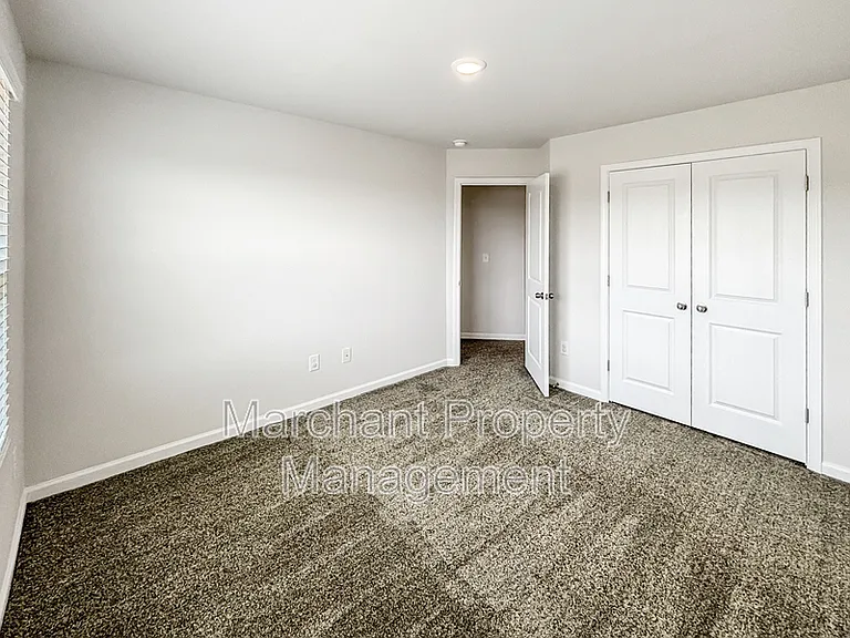 324 E Compass Way — Photo 10