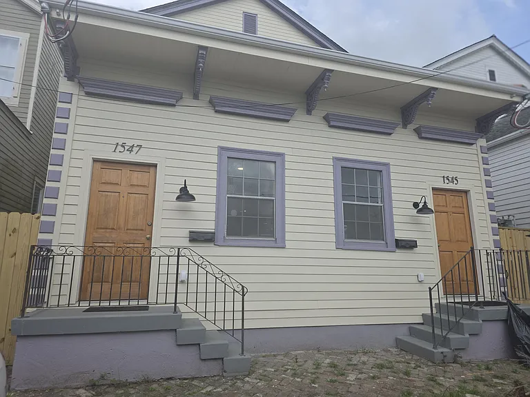 1547 Chippewa St #1547 — Photo 1