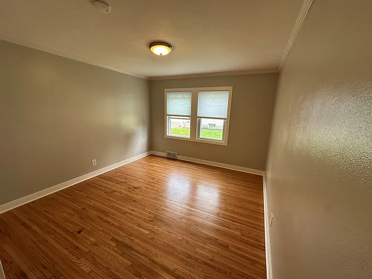 1495 Larpenteur Ave W #1 — Photo 2