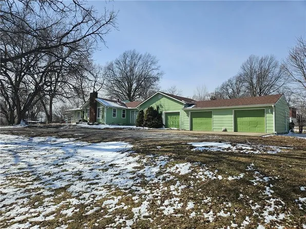 5104 N Chelsea Ave, Kansas City, MO 64119