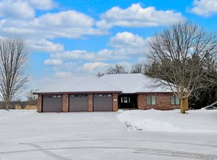 105 Leibold Ct, East Dubuque, IL 61025