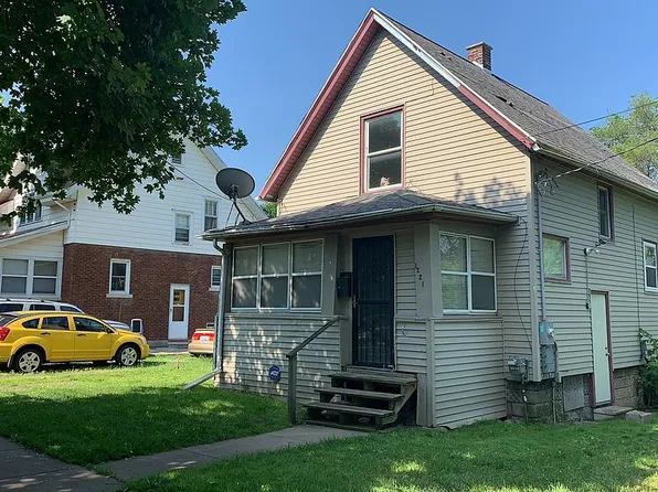 1221 Ballard St, Lansing, MI 48906