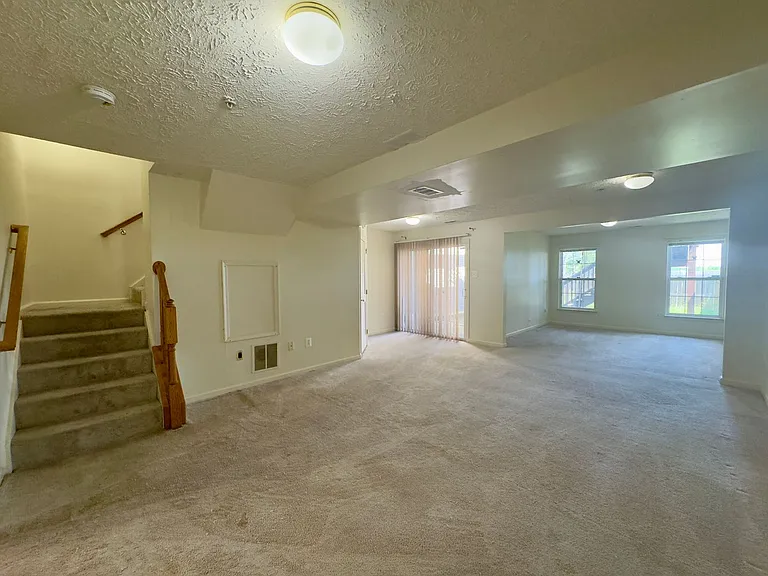 537 Macintosh Cir — Photo 11