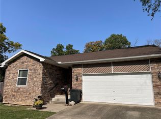 303 Tyler Ave, Charleston, IL 61920