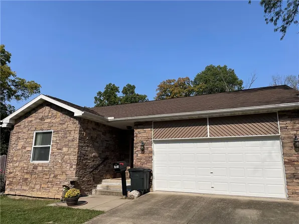 303 Tyler Ave, Charleston, IL 61920