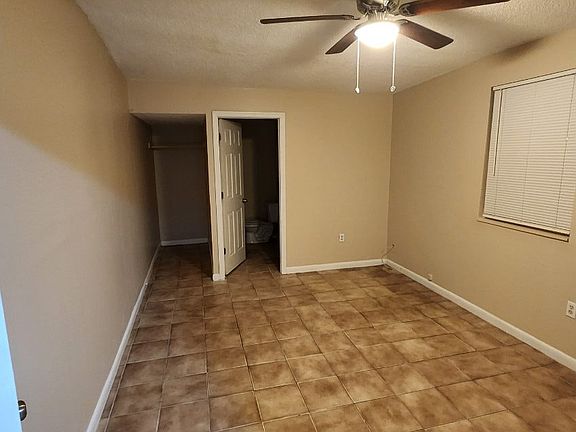 5th image of 812 E Lotus Ave APT A