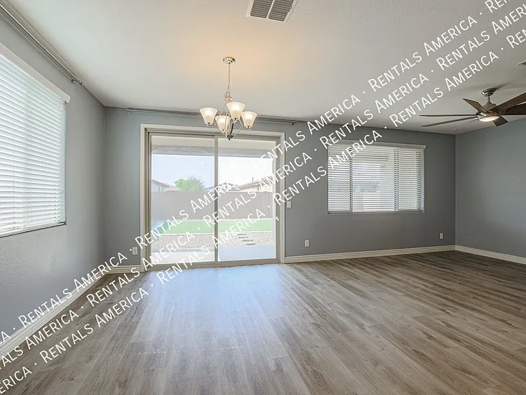 4217 W Winston Dr — Photo 10