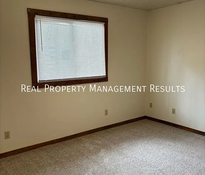 409 S Bosse Ave #B — Photo 9