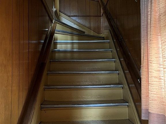 5th image of 39 Murdock St