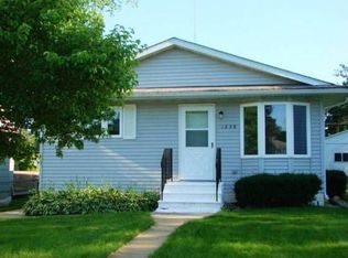 1339 21st Ave SW, Cedar Rapids, IA 52404