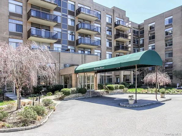 35 N Chatsworth Avenue #2Q, Larchmont, NY 10538