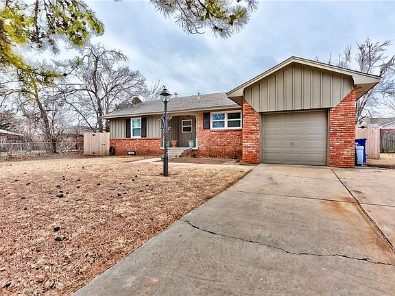 4th image of 2708 Northampton Pl