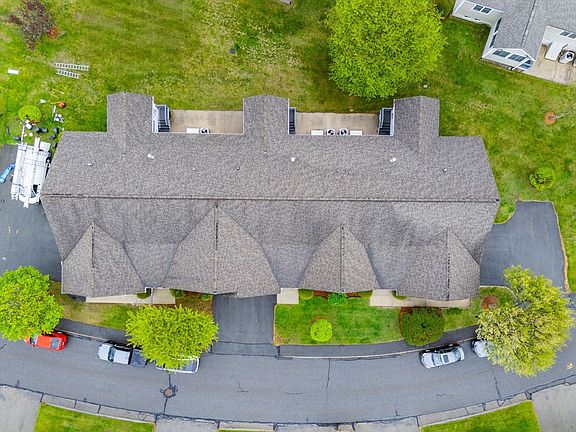 3rd image of 20 Russell Farm Dr #19