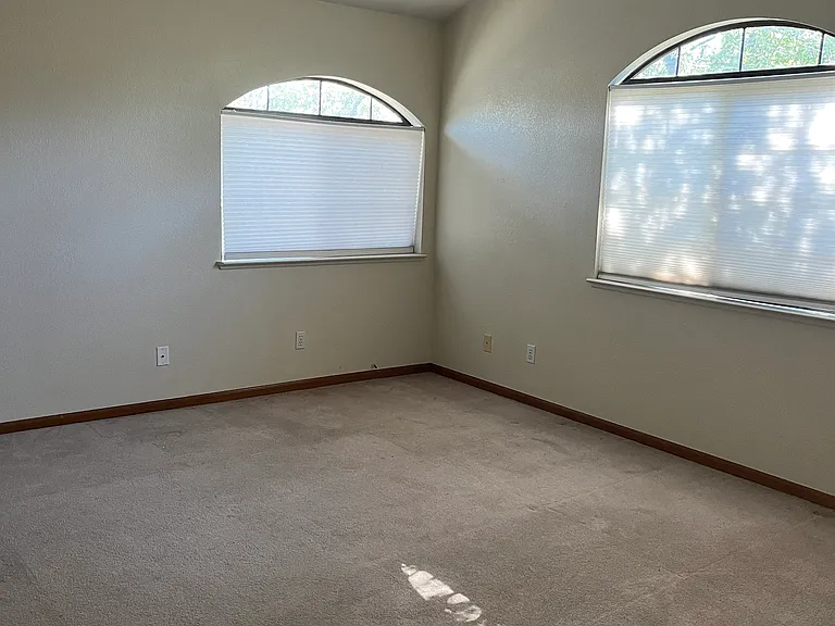 258 Hoffman Ave — Photo 8