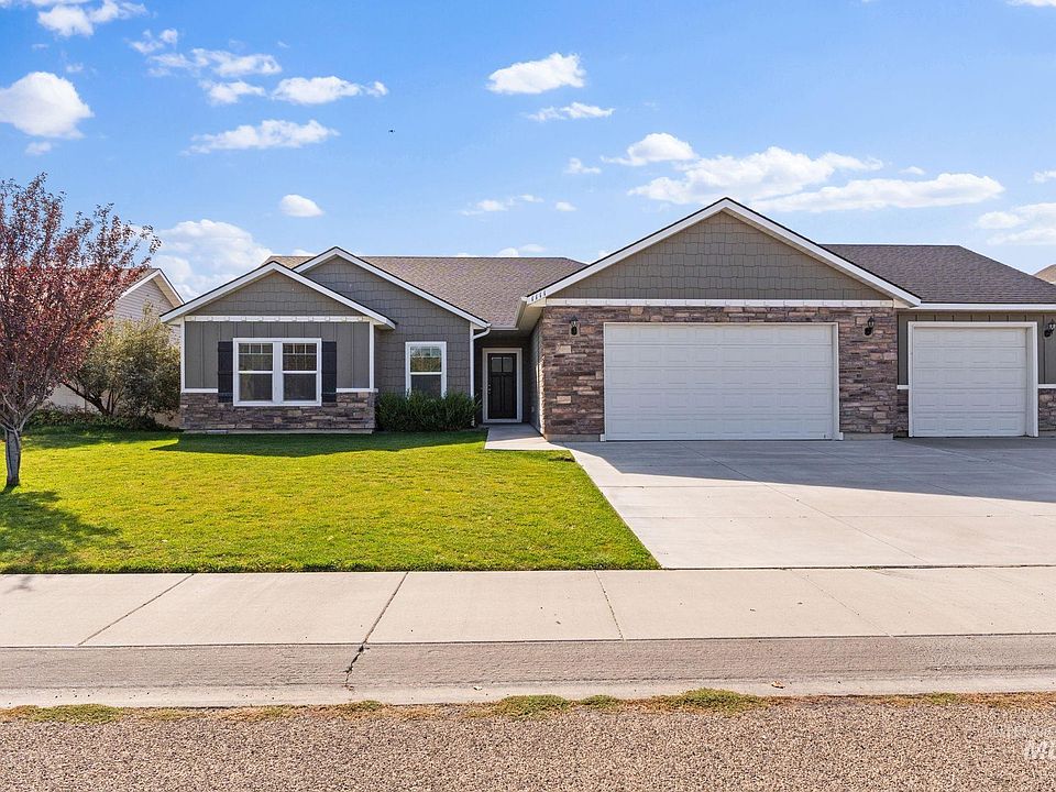 1st image of 1111 Bell Ln