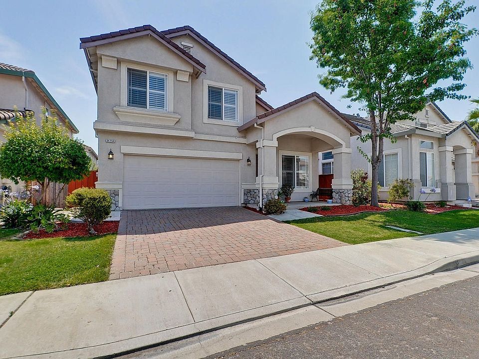 1st image of 34754 Chesapeake Dr