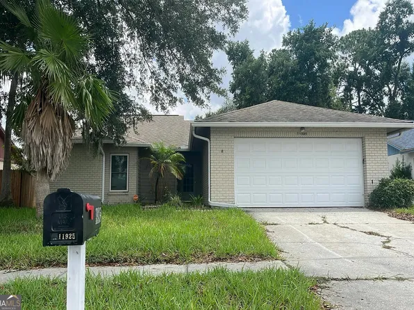 11925 Cedarfield Dr, Riverview, FL 33579