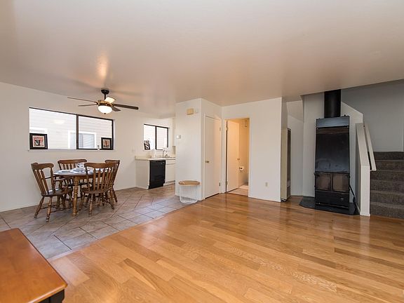 3rd image of 2147 W Steele Lane