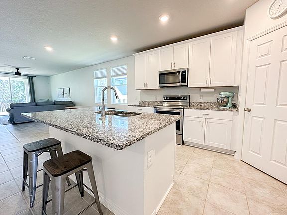 5th image of 317 Sarah Nicole Way