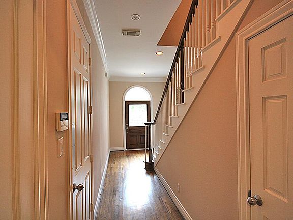 4th image of 5827 Candlewood Ln