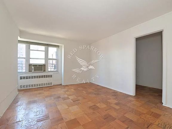 5th image of 417 Grand St APT D1002