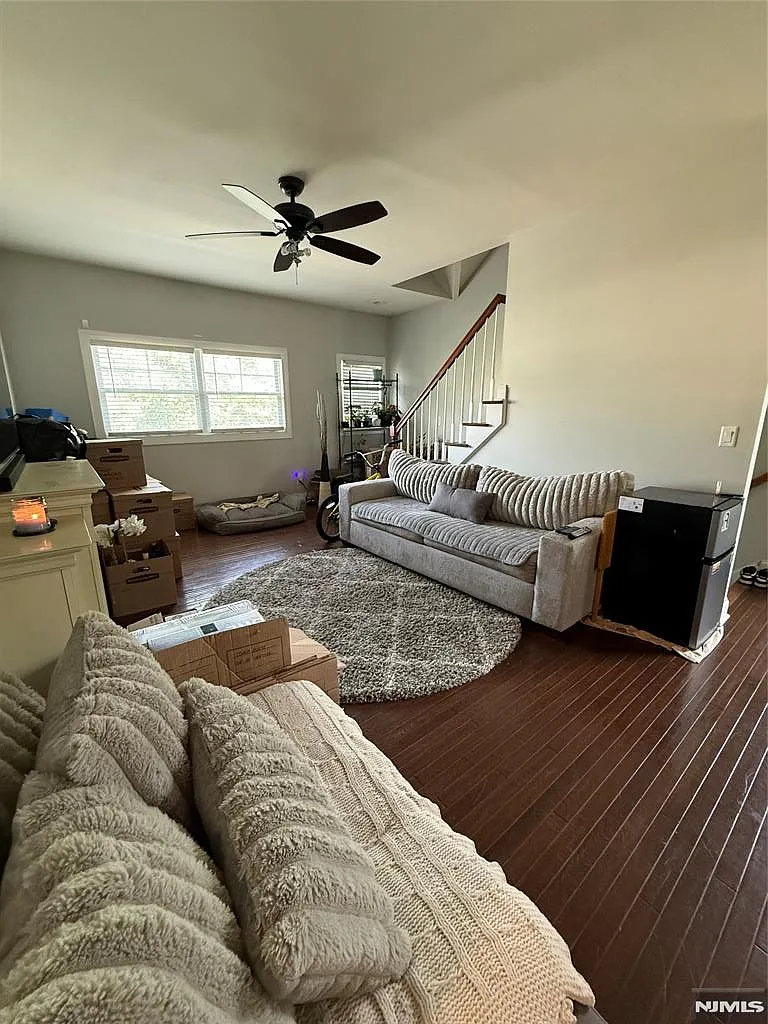 2 bed, $3,300 — Photo 4
