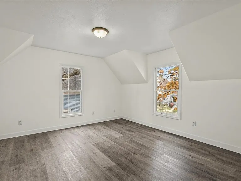 1516 S 5th St — Photo 16