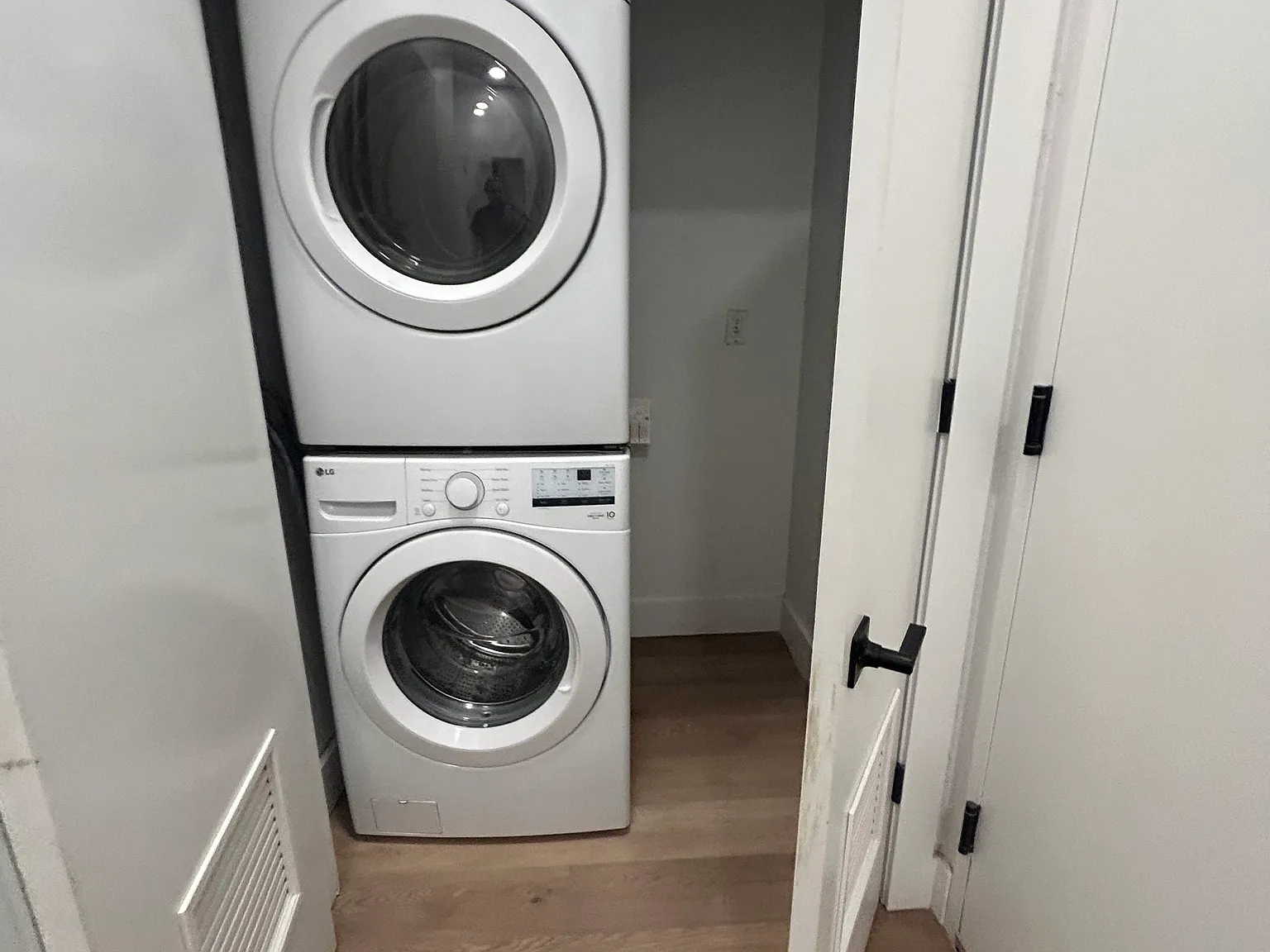 2 bed, $3,120 — Photo 4