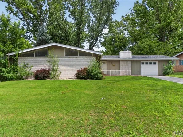 2445 Allen Dr, Florissant, MO 63033