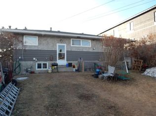 1330 W 34th St SE, Calgary, AB T2A 0Z9