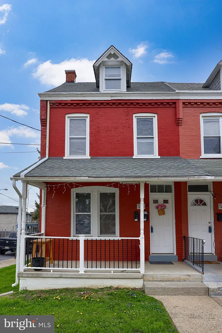501 Pearl St photo 1
